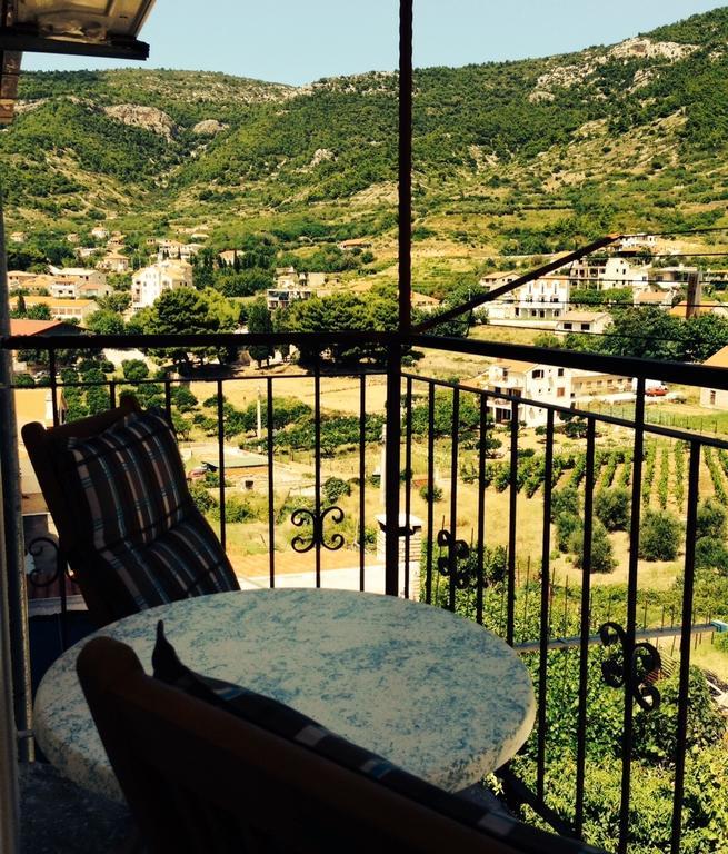 Hill House Marija Apartamento Komiža Exterior foto